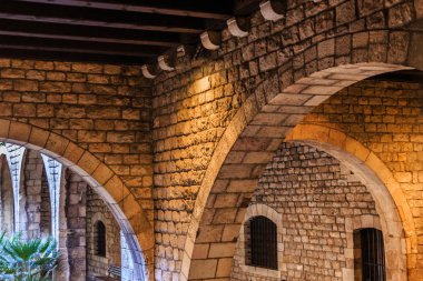 Barcelona'da eski taş kemer