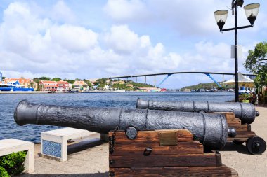 Eski topları Curacao koruma