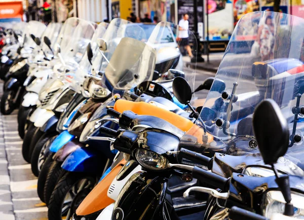 Row of Scooters with Windscreens — Stock Photo, Image