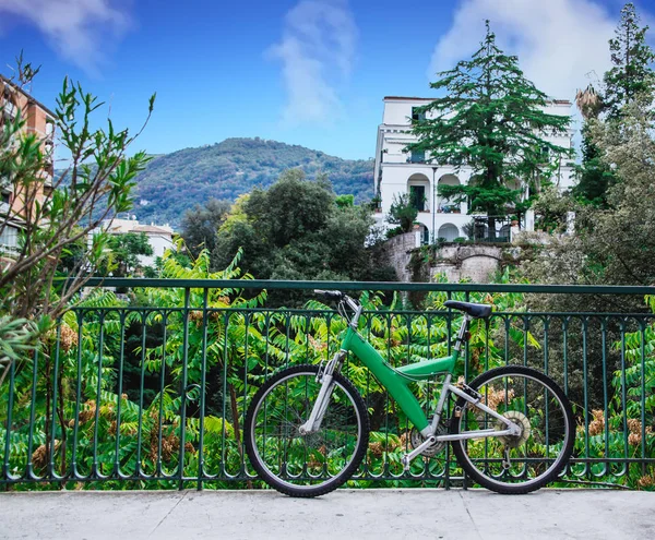 Bicicleta Verde en Sorrento —  Fotos de Stock