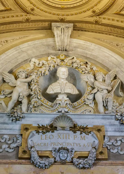 Busto di Papa Leone nel Museo Vaticano — Foto Stock