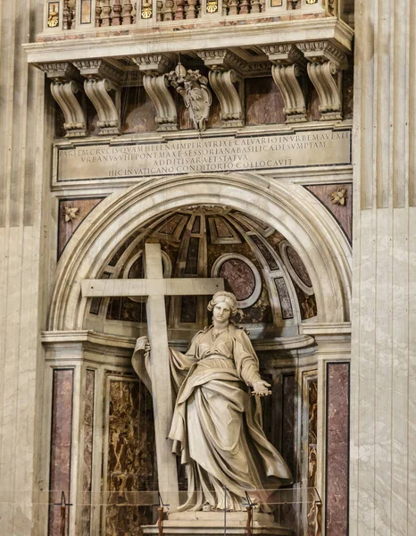 Woman with Cross Inside Saint Peters — Stock Photo, Image