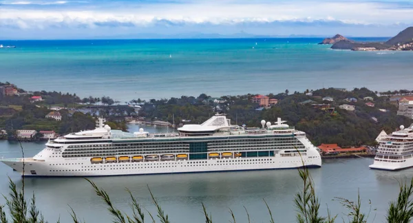 Cruise Ship in St Lucia from Hilltop — Stock Photo, Image