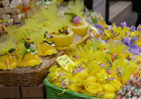 Lemon Soap in Sorrento Market — Stock Photo, Image