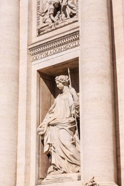 Trevi Çeşmesi, Roma tanrıçası