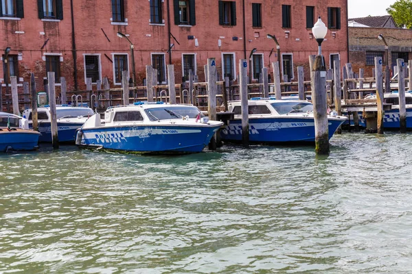 Barcos da polícia no porto de Veneza — Fotografia de Stock