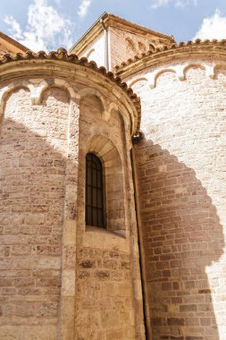 Yuvarlak kilise kule