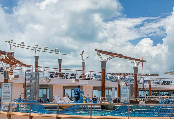 Abrir la piscina en crucero — Foto de Stock