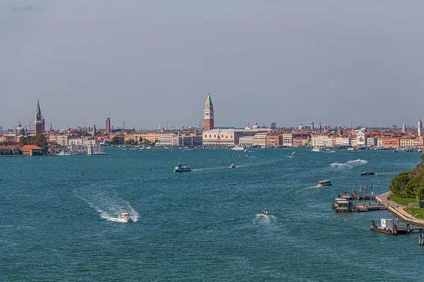 Acercándose a Venecia desde el mar —  Fotos de Stock