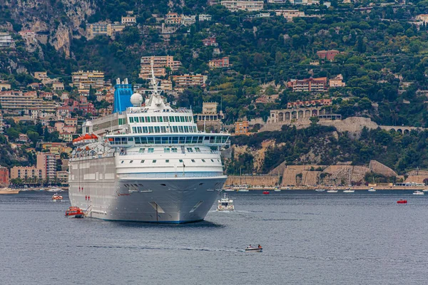 Unloading Lifeboats in Villefranche — Stock Photo, Image