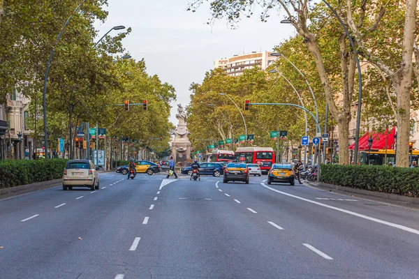 Barcelona Street into Roundabout — ストック写真