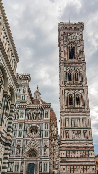 Klocktornet i Il Duomo — Stockfoto