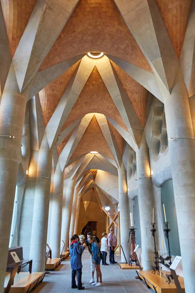 Turisták Sagrada Familia Múzeum — Stock Fotó
