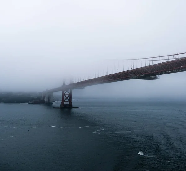 Golden Gate Rising From Fog — Stock Photo, Image