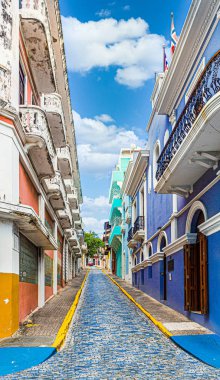 Old San Juan 'daki Cobblestone Caddesi.