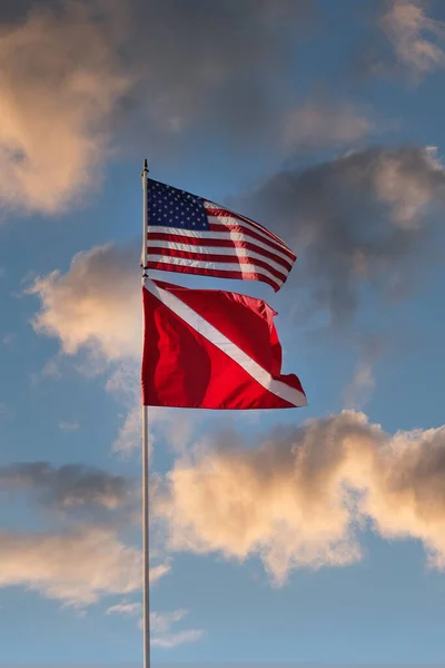 Bandiera americana e subacquea — Foto Stock