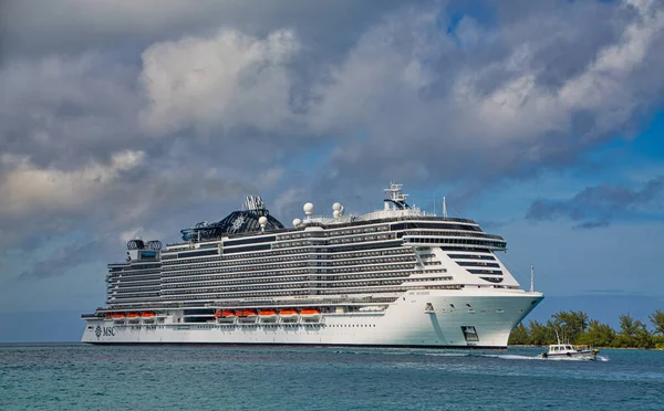 Kryssningsfartyg Msc i Nassau — Stockfoto