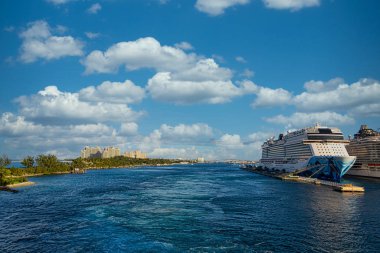 Nassau 'da Gemi ve Tatil Köyü