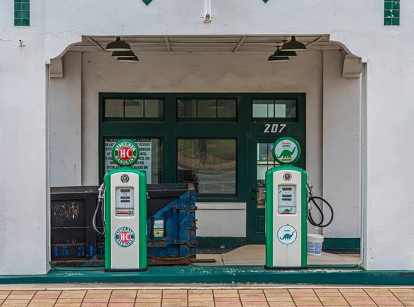 Pumpen am alten Bahnhof — Stockfoto