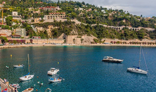 Haven en kust van Villefranche — Stockfoto