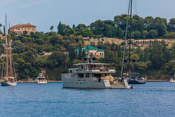 Grey Yacht in Villefranche — Stock Photo, Image