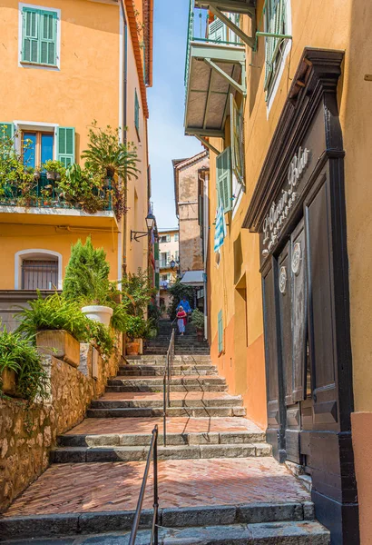 Kroki w górę Villefranche Alley — Zdjęcie stockowe