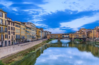 Arno Nehri ve ponte vecchio