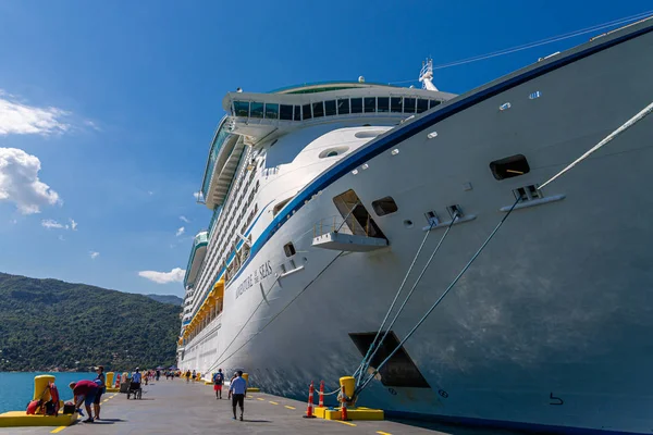 Adventure of the Seas Docked in Labadee — 스톡 사진