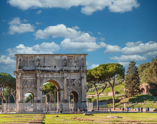 Arch at Roman Coliseum — Stockfoto