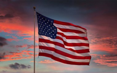 Sunset 'te Büyük Amerikan Bayrağı