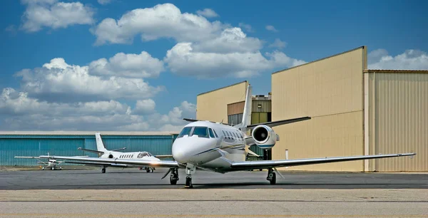İki Özel Beyaz Jet — Stok fotoğraf