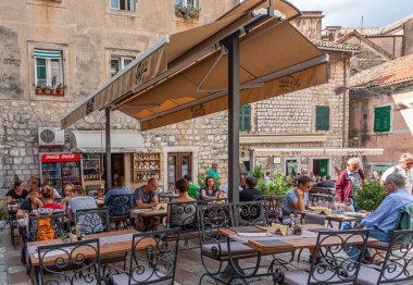 Kotor 'da Açık Hava Yemeği