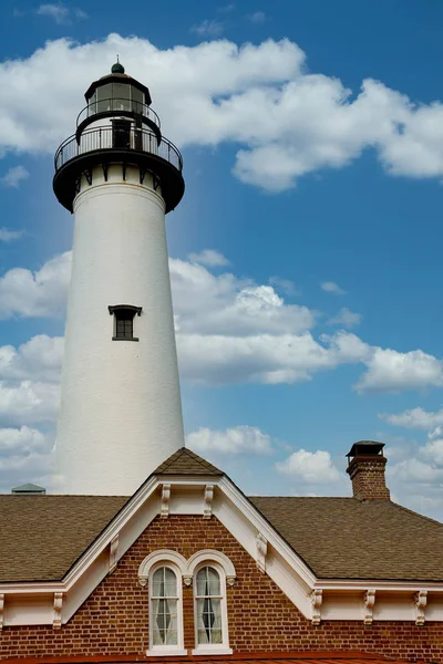 Faro e dormitorio — Foto Stock