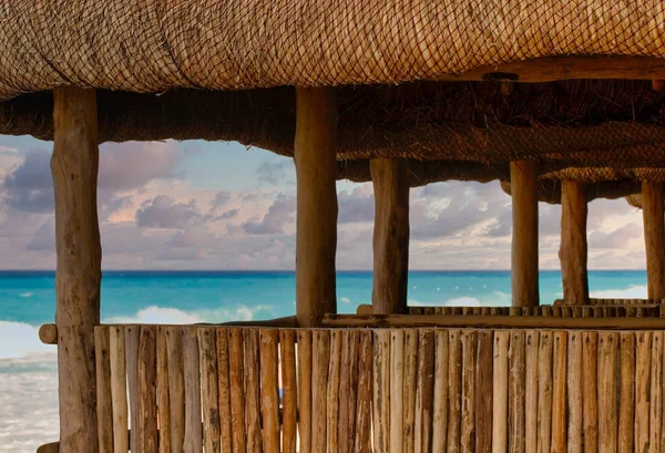 View Through Beach Hut — Stockfoto