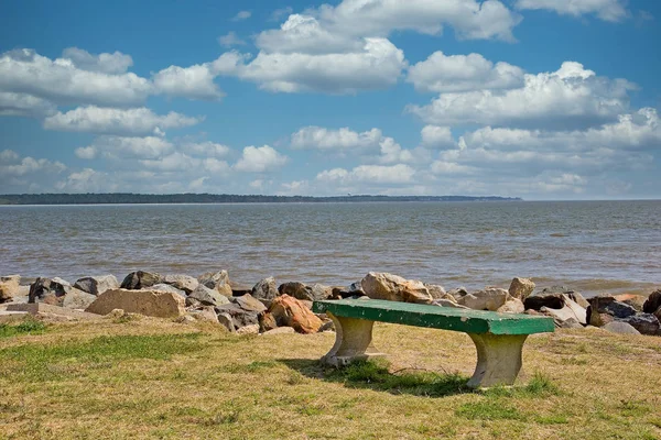 Green Bench by the Sea — Stock Photo, Image