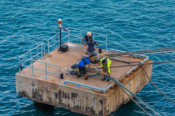 Travailleurs des quais Libération des amarres — Photo