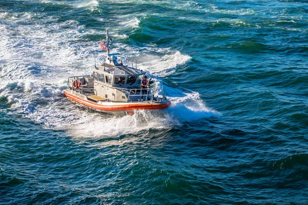 Coast Guard Defender Class Boat — Stock Photo, Image