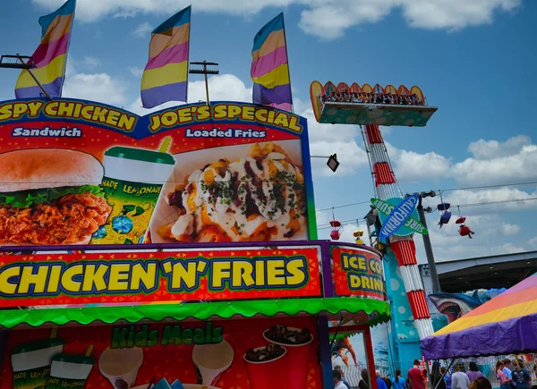 Kip N Friet op Carnaval — Stockfoto