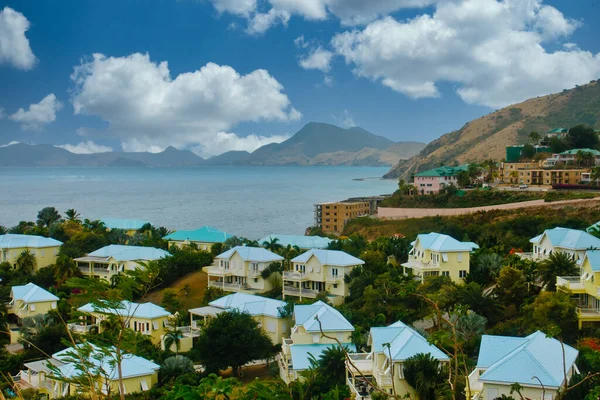 Coastal Condo Complex with Blue Roofs — Stock Photo, Image