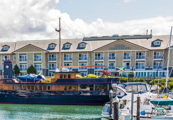 Hotel Bellwether Past Marina — стоковое фото