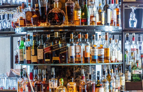 Top Shelf Liquor Brands in Quebec City Bar — стокове фото