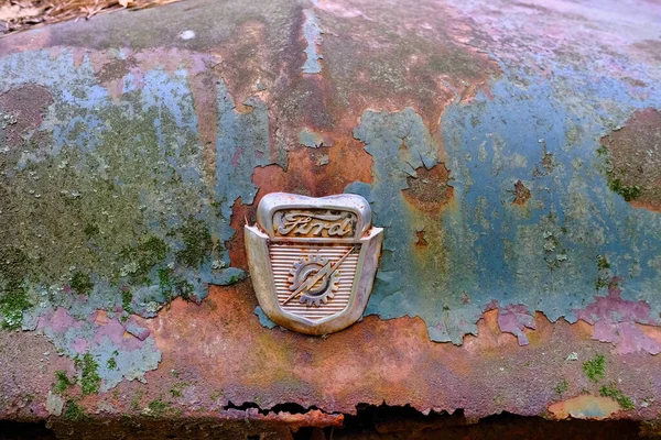 Chrome on Ford Trunk — Stock Photo, Image