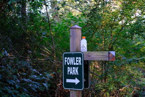 Gatorade Zero sulla Fowler Park Sign — Foto Stock