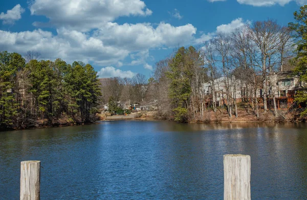 Lakeside Homes Beyond Posts — Stock Photo, Image