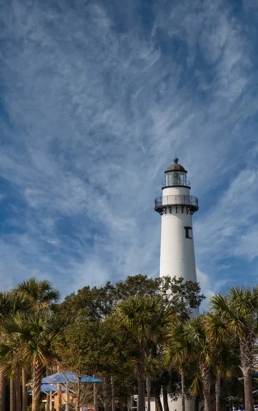 Lighthouse Beyond Coastal Park — Stock Photo, Image