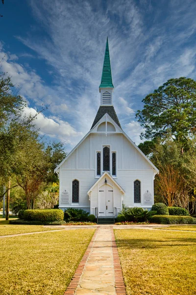 Pequeña iglesia blanca Down Lane — Foto de Stock