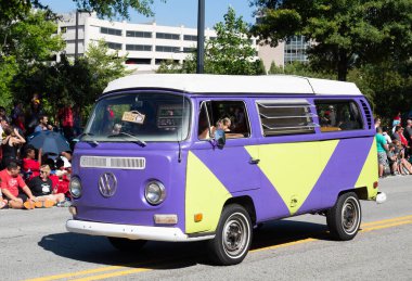 Geçit töreninde Vintage Vixen