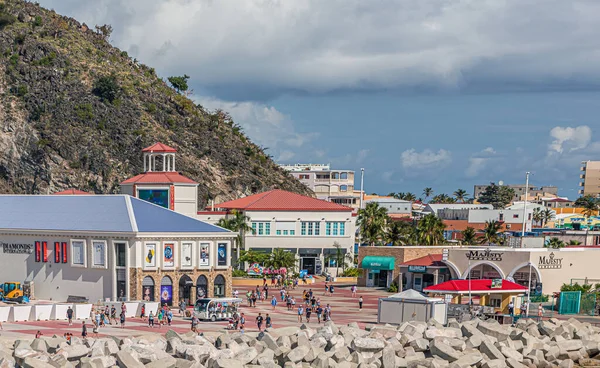 Winkelgebied aan de haven van St Maarten — Stockfoto