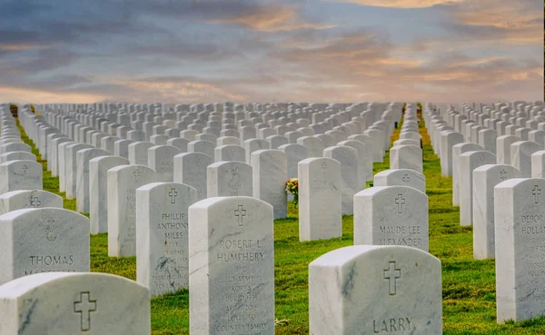 Veterans Cemetery Up Hill — Stock Photo, Image