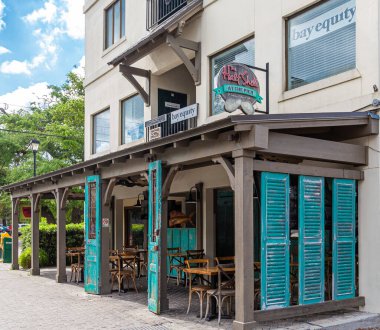 St Simons 'daki Rıhtımda Yarım Kabuk